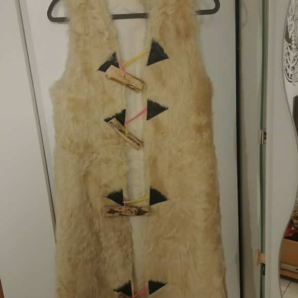 Soft sheep fur long sleeveless jacket - Picture 8 of 8